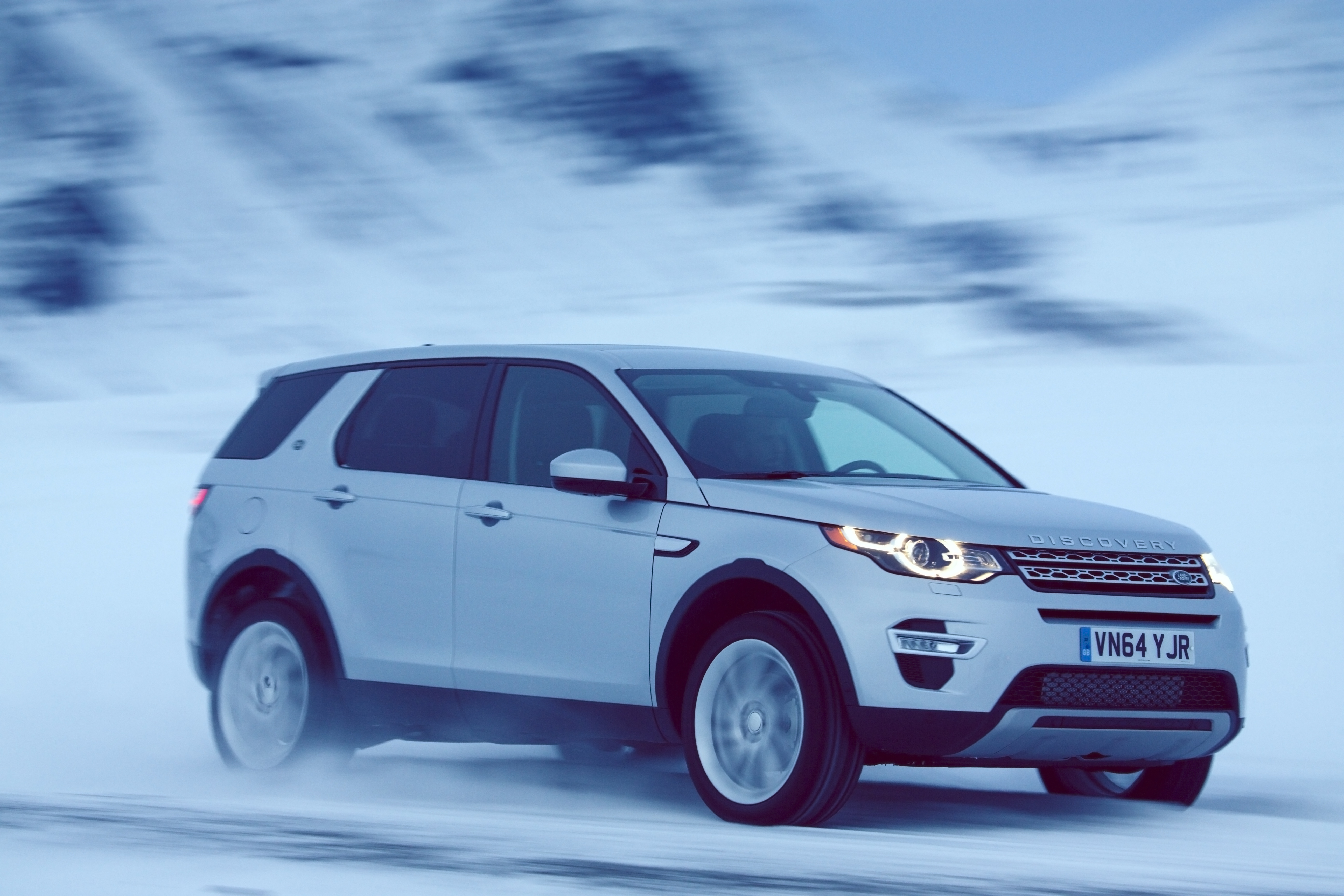 Driving the new Discovery Sport in Iceland