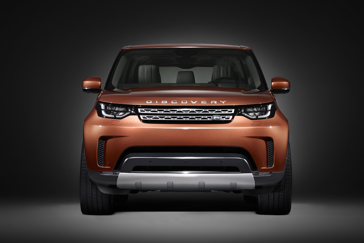 First picture of the new 2017 Land Rover Discovery